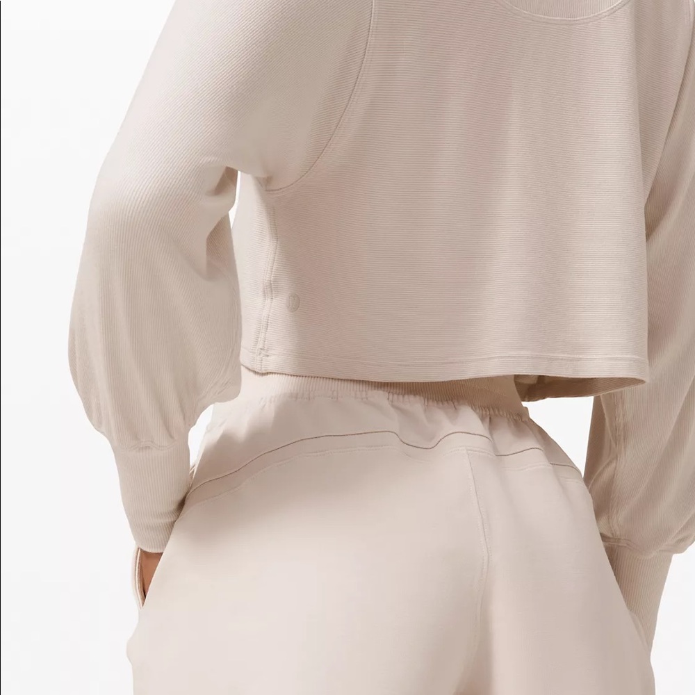 NWT Lululemon Relaxed Crop Puff LS off white color